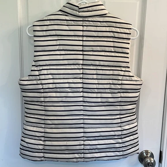 NWT LOFT Navy and White Puffer Vest - Picture 3 of 4